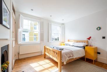 Beach House Moments From Margate Old Town & Beach
