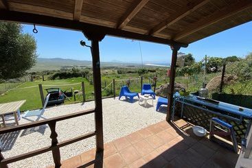 Beautiful 2 Bed Room Cottage With Seaview/ Garden