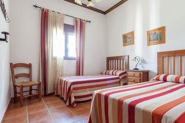 Andalusian Villa With Private Pool And Tennis Court Located 30 Km From Cordoba