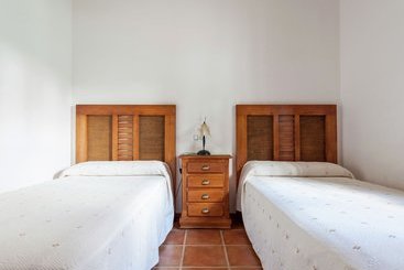 Andalusian Villa With Private Pool And Tennis Court Located 30 Km From Cordoba