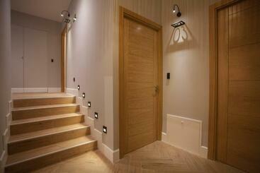 مسافرخانه Suites You Soho
