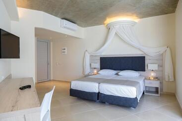 בית מלון כפרי Rodos Star