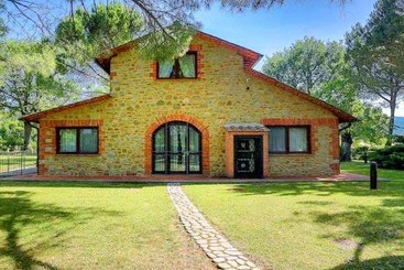 Colours And Scents From Tuscany Await You In This Wonderful Property