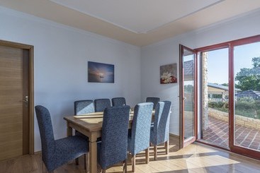 Villa For 8 Persons With Large Garden And Heated Pool In A Quiet Locality