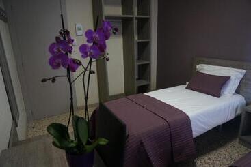Hostal Fonda Montserrat