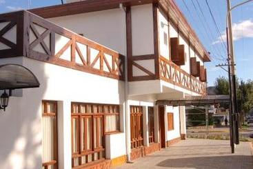 هتل Hosteria & Spa Plaza Esquel