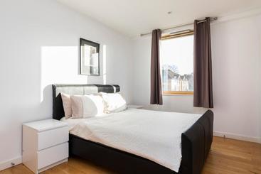 East Croydon Apartments   Just 3 Mins Walk To East Croydon Station