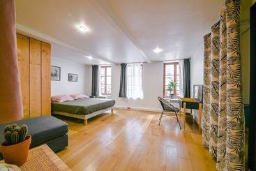 Flow Hostel
