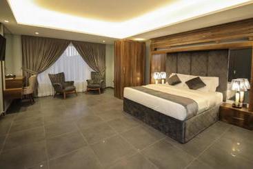 The Taj Hotel فندق التاج