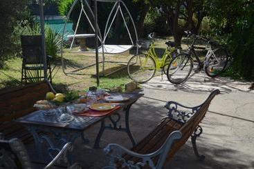 Calicantus Bed And Breakfast