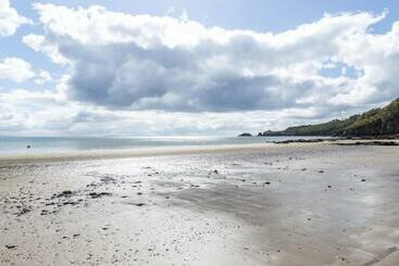 هتل No 10 Ocean Cabins   Saundersfoot Harbour   Saundersfoot