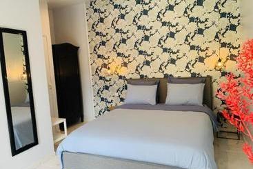 پانسیون Domaine Miltat Chambre L Encre Bleue