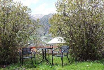 پانسیون Golden Star Kazbegi