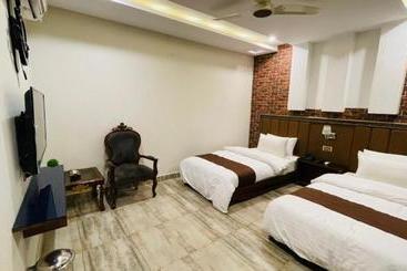 Golden Sand Hotel Rahim Yar Khan