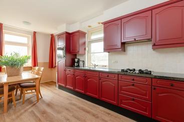 استراحتگاه Luxury Group Accommodation For 14 People