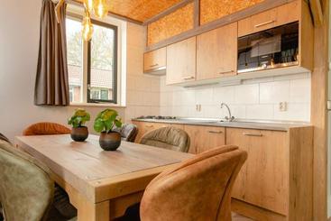 استراحتگاه 8 Person Childbungalow Theme Farm Adapted