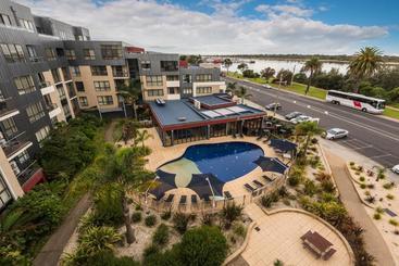 هتل The Esplanade Resort And Spa