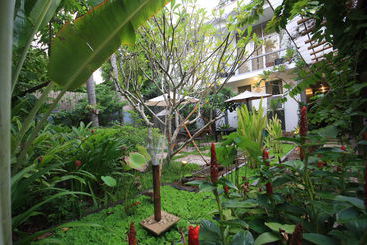 هتل Frangipani Villa-90s
