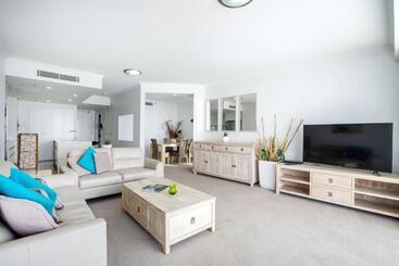 فندق Reflections Tower Two