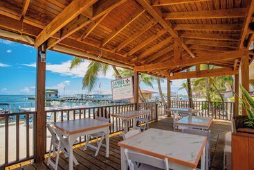 هتل Sunbreeze Suites