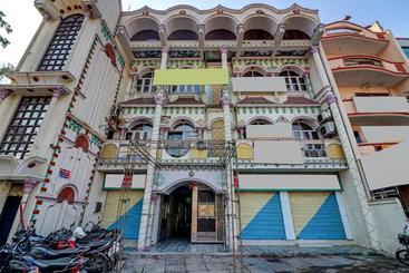 酒店 Oyo 74957 Hotal Niwari House