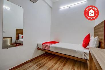 Отель Oyo 65071 Sukh Palace