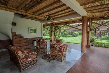 هتل Campestre El Fuerte
