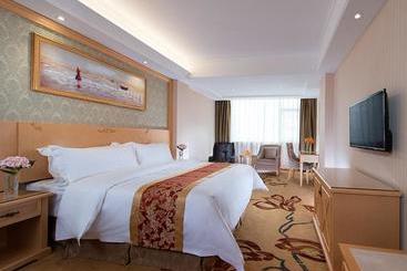 Vienna Hotel Shenzhen Fuyong Village