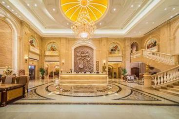 Vienna Hotel Shenzhen Fuyong Village