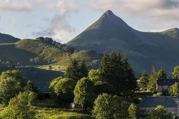 تختخواب و صبحانه Château De Sédaiges