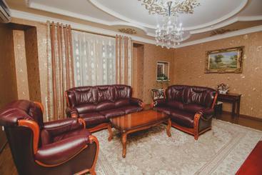 هتل Khujand Deluxe