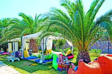 3s Beach Club Hotel
