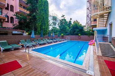 Hotel Kleopatra Blue Hawaii