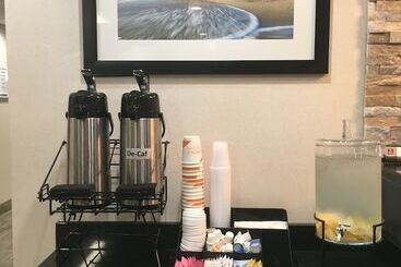 ホテル Lake Norman Inn And Suites