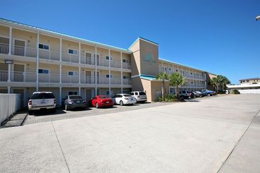هتل Resortquest Rentals At Crystal Sands East & West