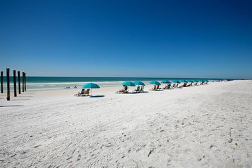 هتل Resortquest Rentals At Crystal Sands East & West