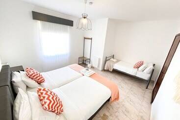 مبيت وإفطار Gardens Guest Househostel