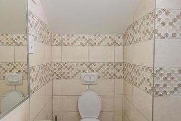 پانسیون Hullam Rooms Siofok