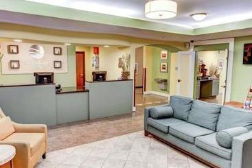 هتل Comfort Inn Near Casino