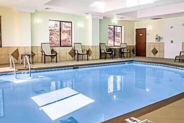 هتل Fairfield By Marriott Inn & Suites Greensboro Coliseum Area