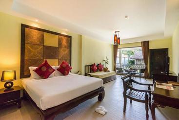 فندق Hive Khaolak Beach Resort  Adults Only