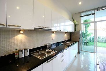 酒店 Two Villas Holiday Oriental Style Nai Harn Beach