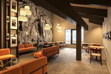 La Cachette, Friendly Hotel