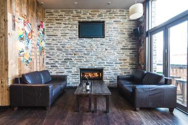 هتل Base Backpackers Wanaka  Hostel