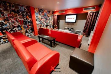 هتل Base Backpackers Wanaka  Hostel