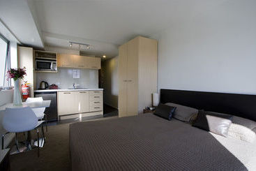 هتل Bianco Off Queen Apartments