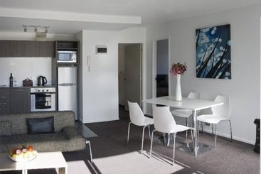 هتل Bianco Off Queen Apartments