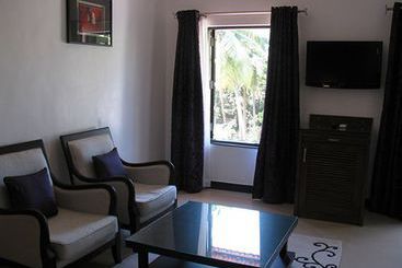 هتل Silver Sands Hideaway