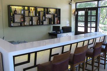 هتل Silver Sands Hideaway