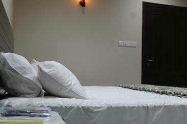 تختخواب و صبحانه State Residency
